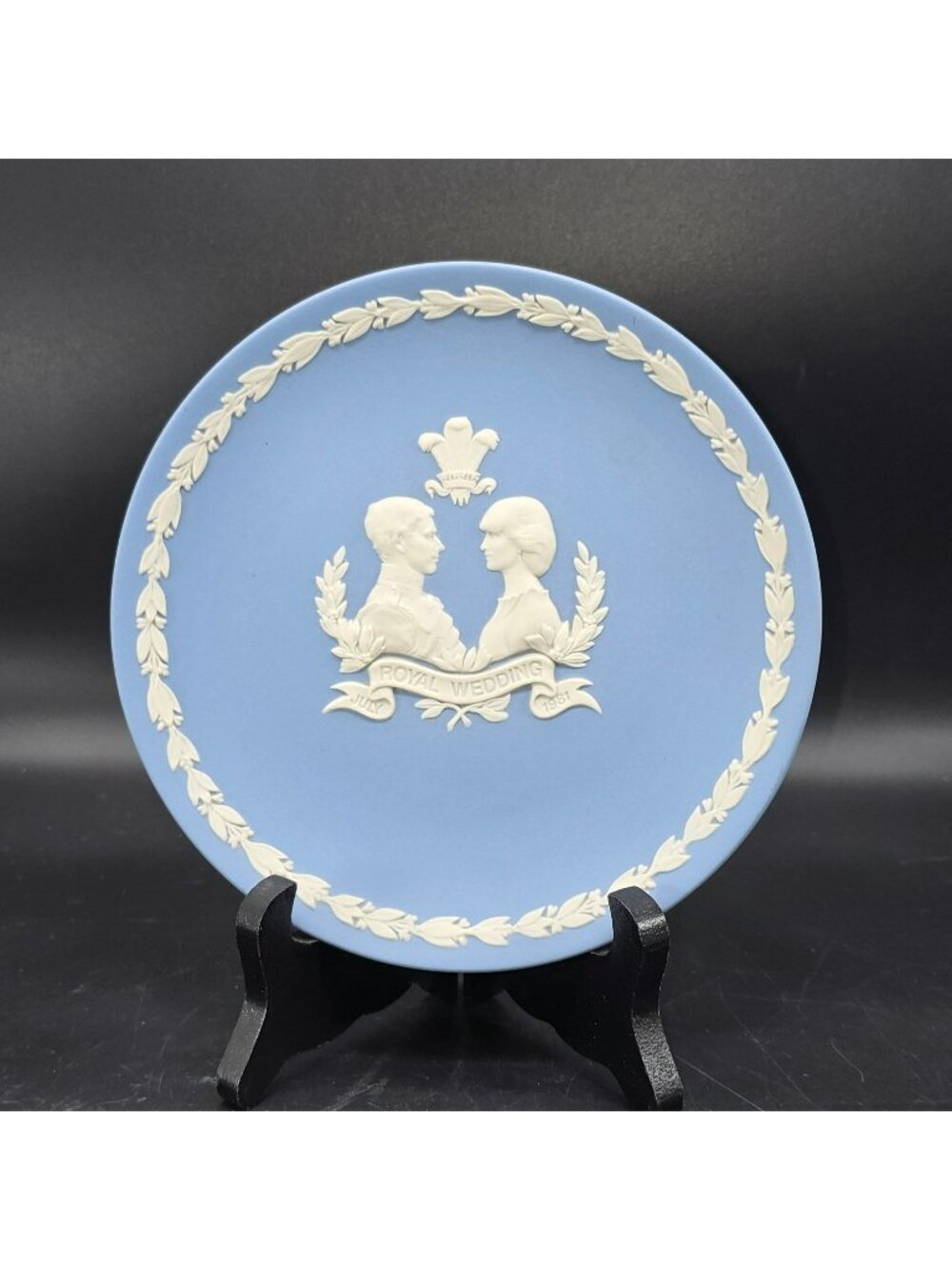 Wedgwood 1981 Royal Wedding Plate Prince Charles & Lady Diana Jasperware VL5041